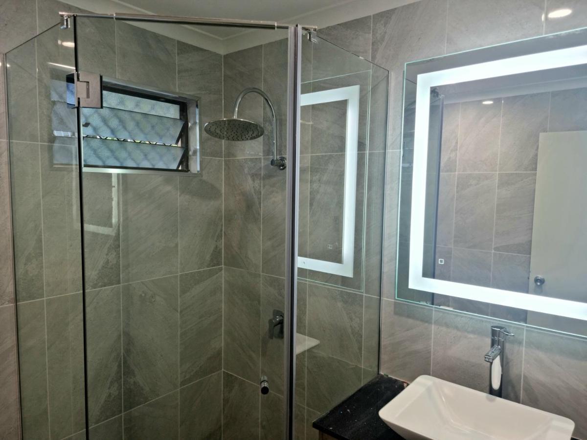 Billabong Lodge Motel Townsville Bagian luar foto