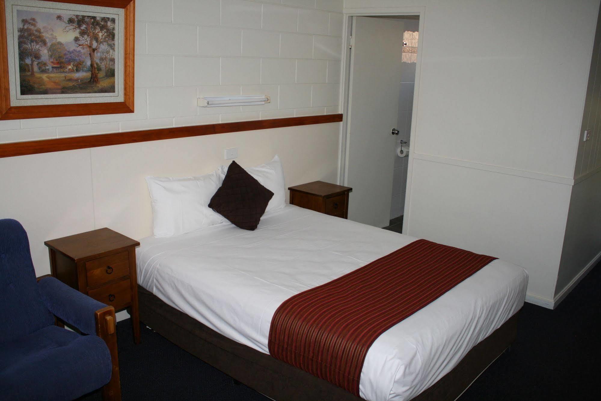 Billabong Lodge Motel Townsville Bagian luar foto