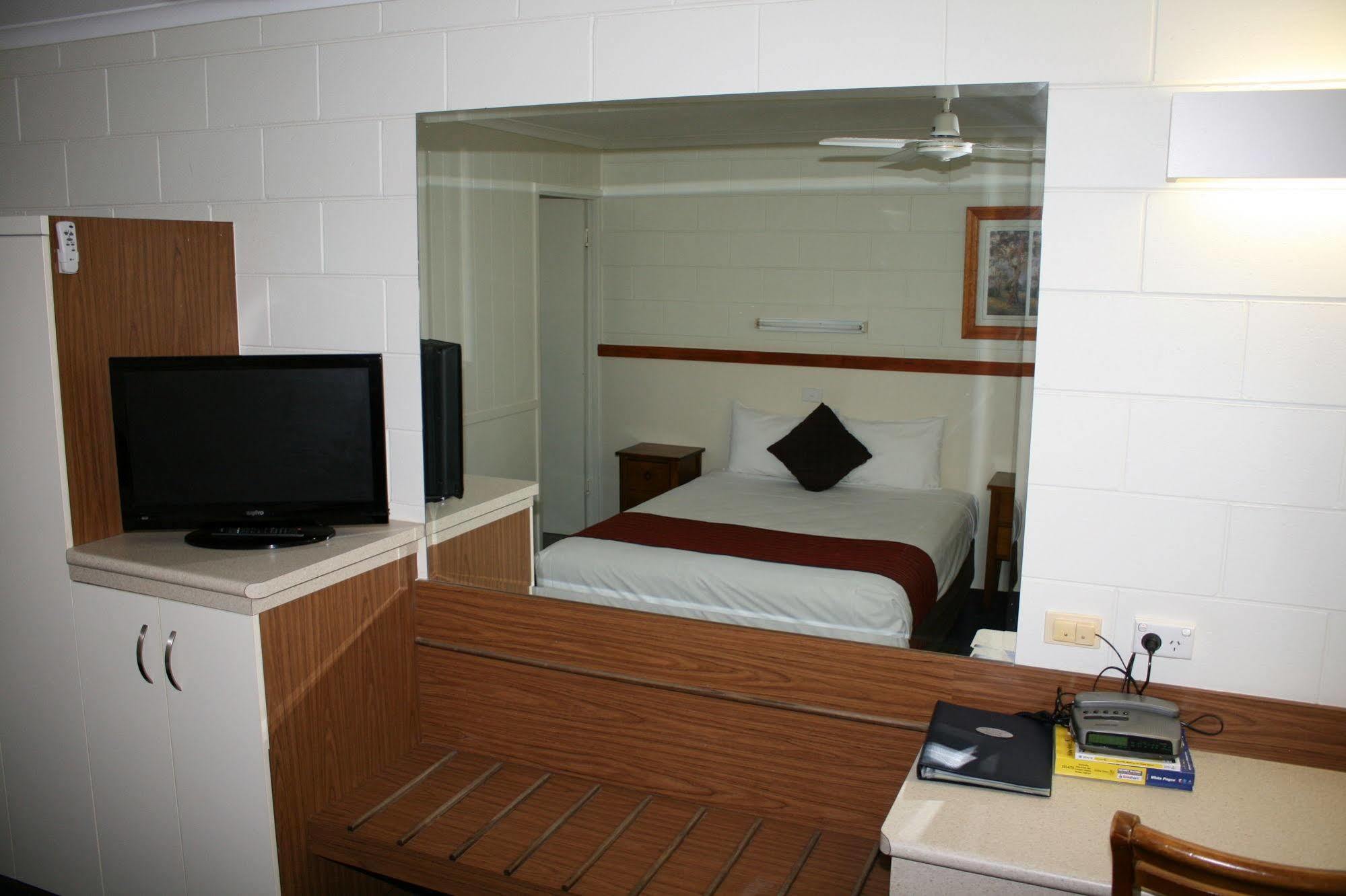 Billabong Lodge Motel Townsville Bagian luar foto