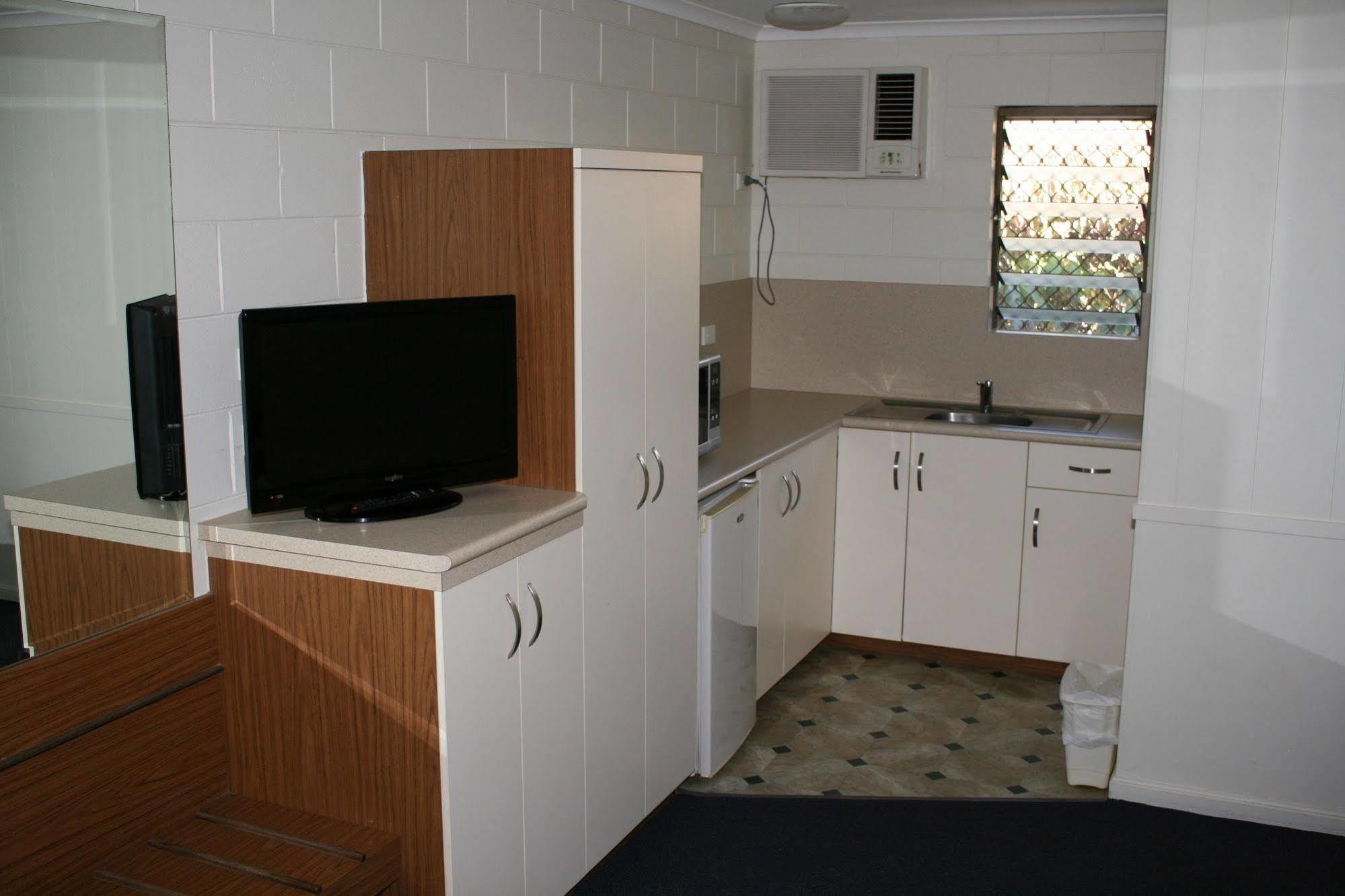 Billabong Lodge Motel Townsville Bagian luar foto