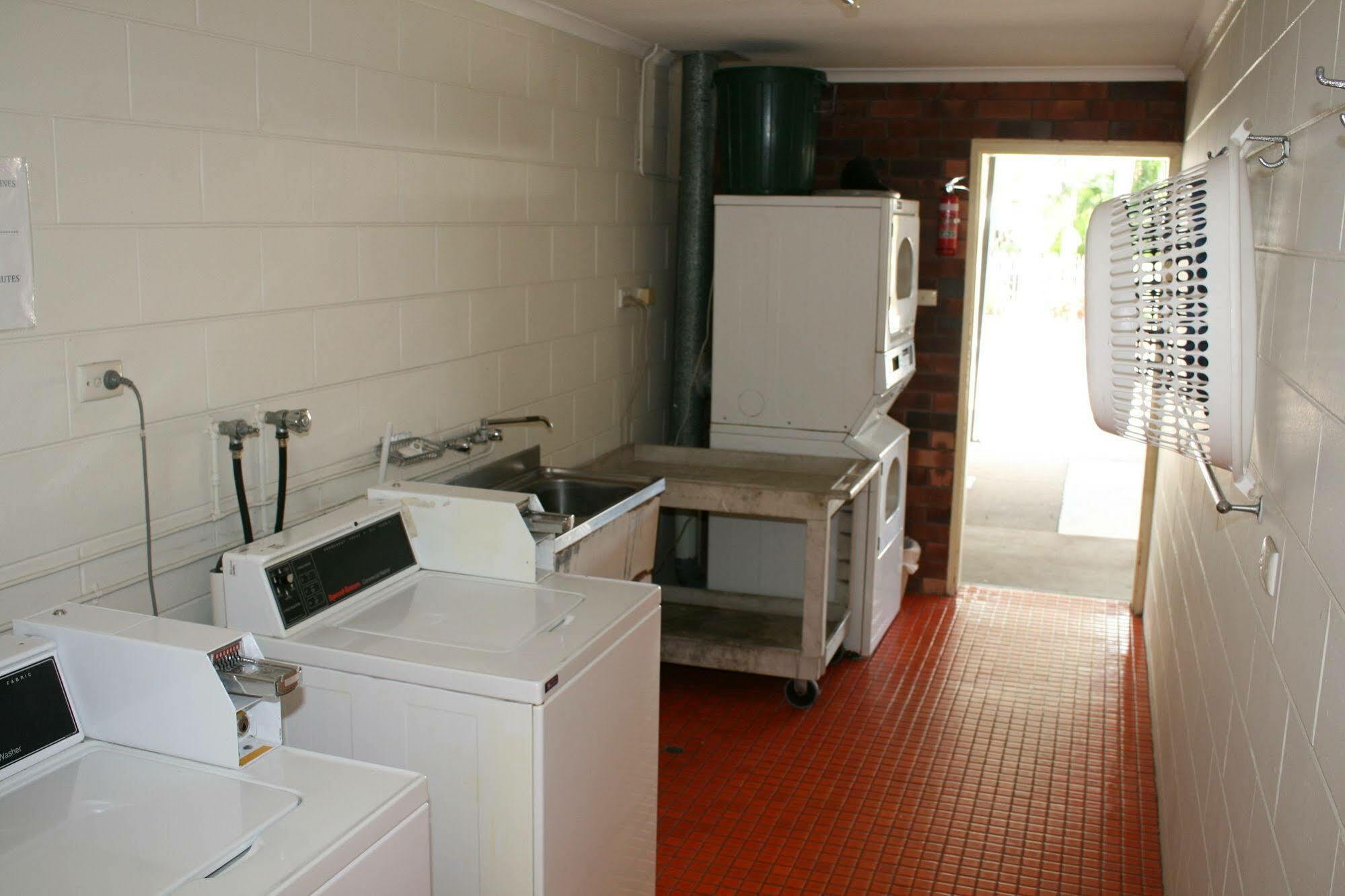 Billabong Lodge Motel Townsville Bagian luar foto